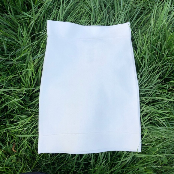 BCBGMaxAzria Dresses & Skirts - BCBG Gardenia White Bandage Skirt